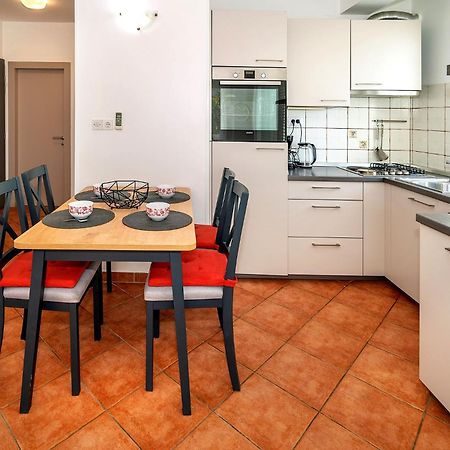 Apartments With Terrace Baška Szoba fotó